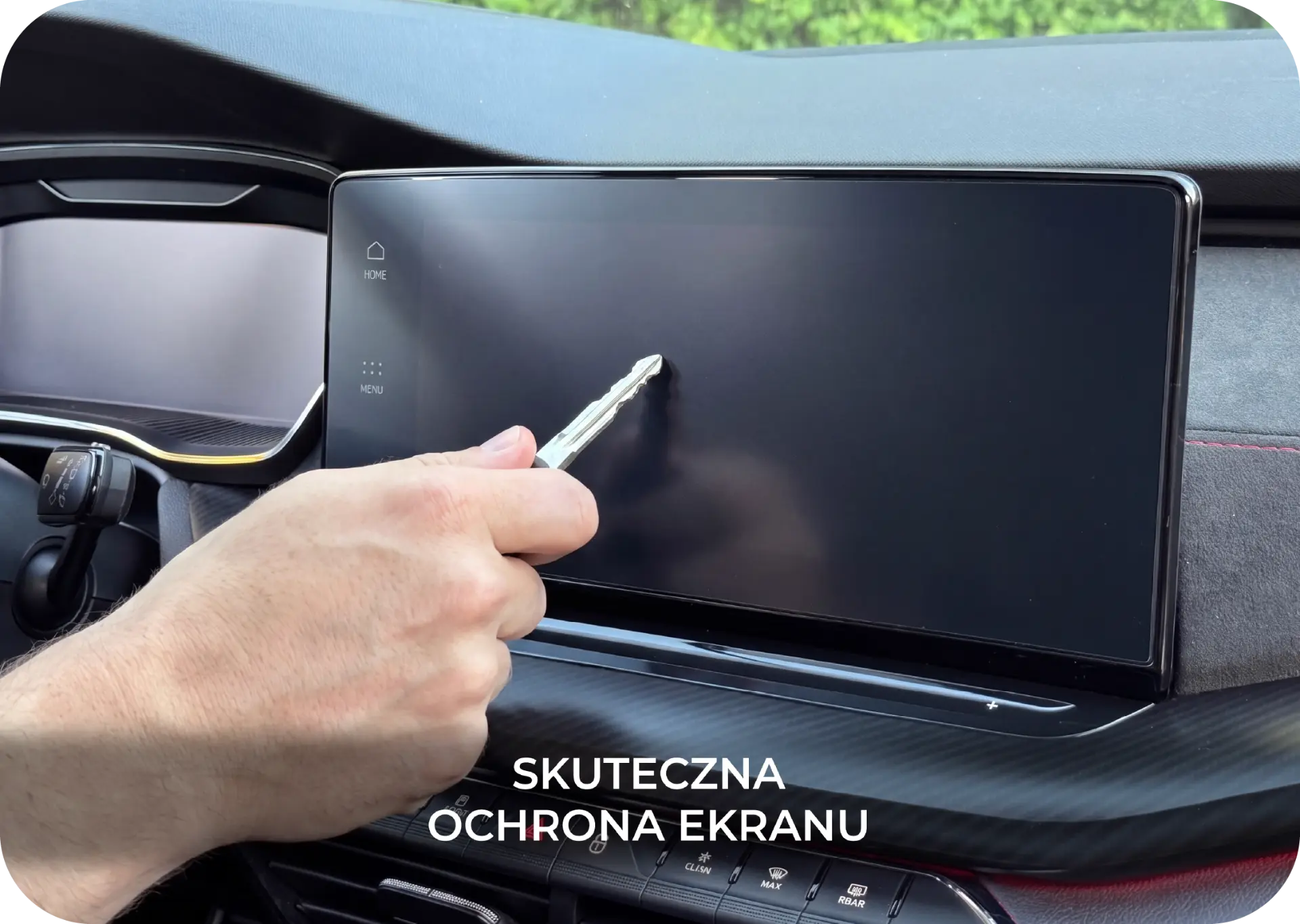 Test odporności folii FOLIOZA — klucz przeciągany po ekranie nie zostawia śladów